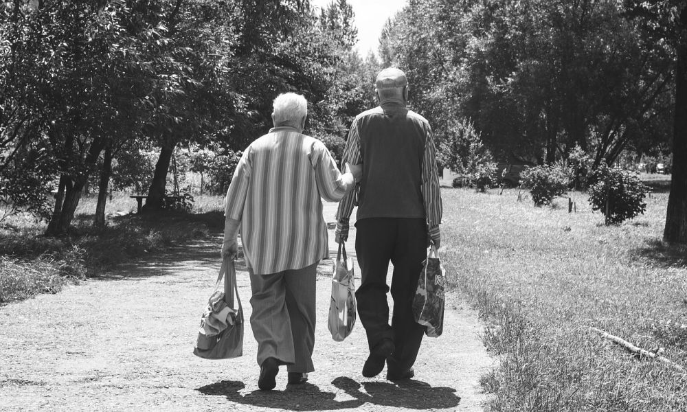Rentenerhöhung zum 1. Juli - Über 100.000 Rentnerinnen und Rentner werden steuerpflichtig